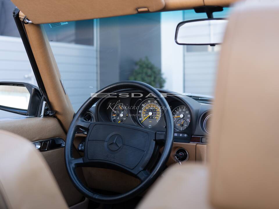 Image 17/37 of Mercedes-Benz 560 SL (1989)
