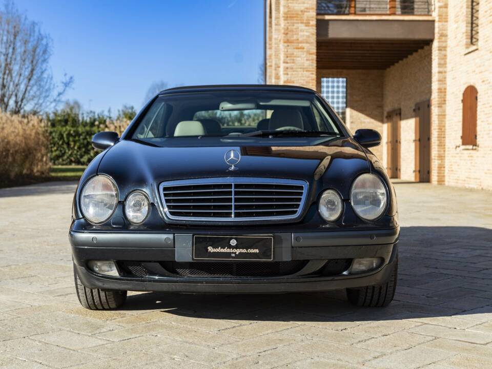 Imagen 6/50 de Mercedes-Benz CLK 230 Kompressor (2002)