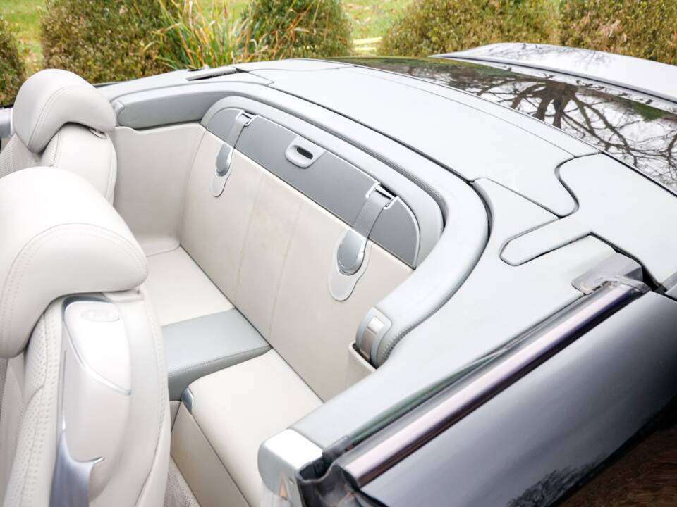 Immagine 28/46 di Mercedes-Benz SL 65 AMG (2005)