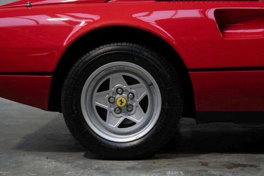 Bild 9/85 von Ferrari 308 GTSi Quattrovalvole (1985)