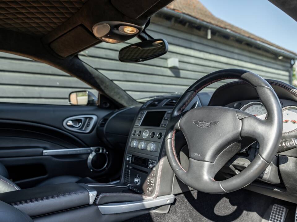 Image 53/75 of Aston Martin V12 Vanquish S (2007)