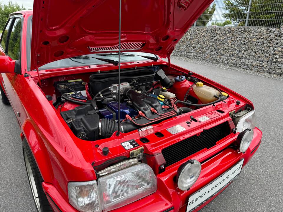 Image 37/49 of Ford Escort XR3i (1990)