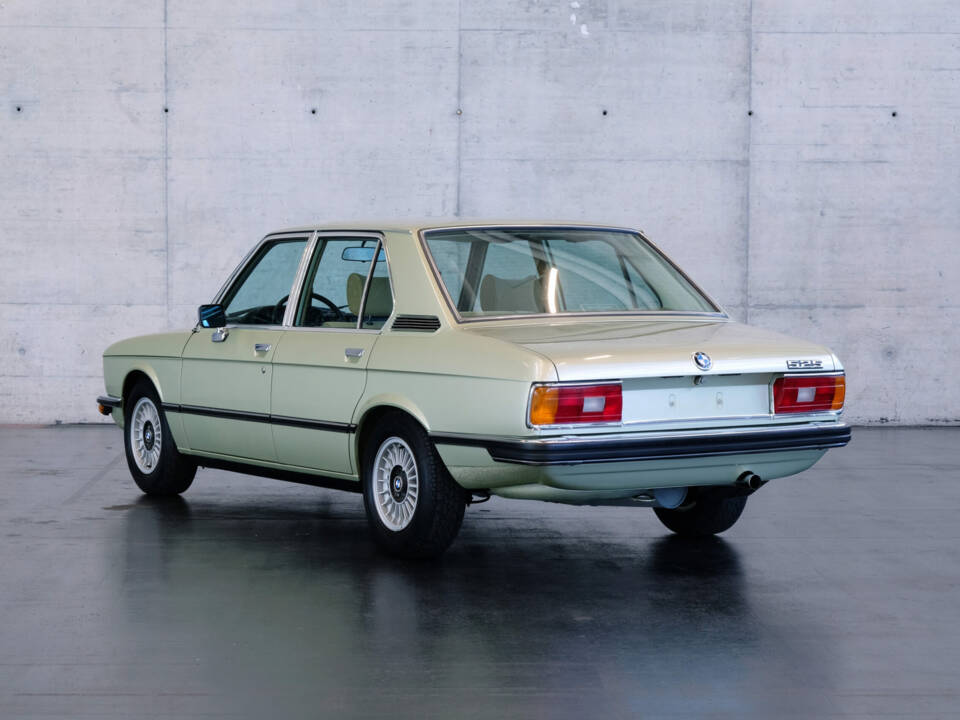 Image 3/24 of BMW 525 (1977)