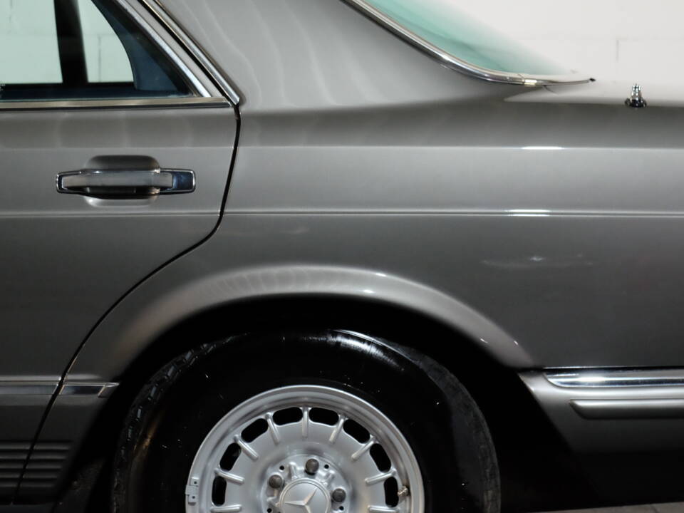 Image 3/31 of Mercedes-Benz 500 SEL (1987)