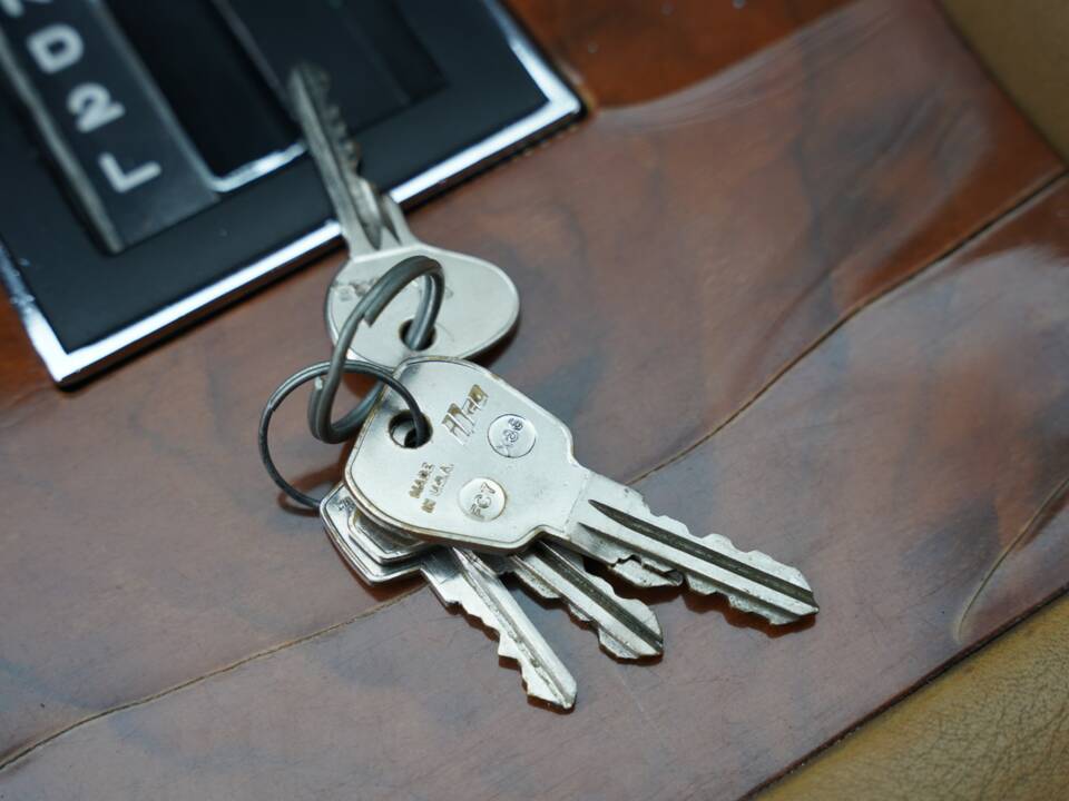 Imagen 10/50 de Aston Martin V8 Volante (1982)