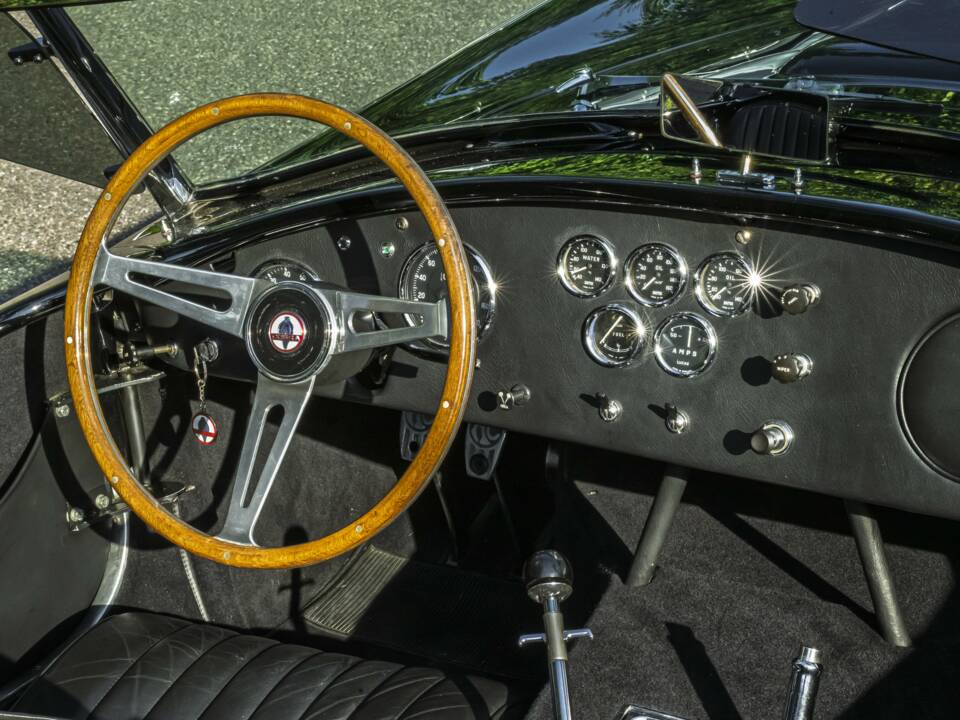 Afbeelding 7/12 van AC Cobra 427 (1965)