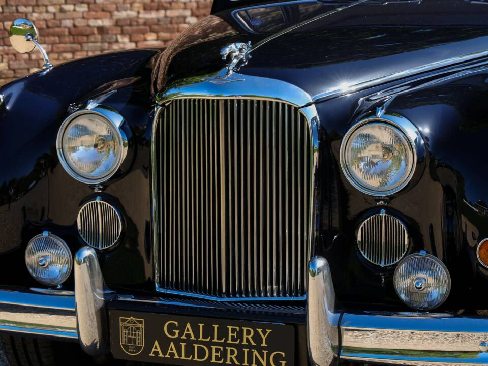 Image 18/50 de Jaguar Mk IX (1961)