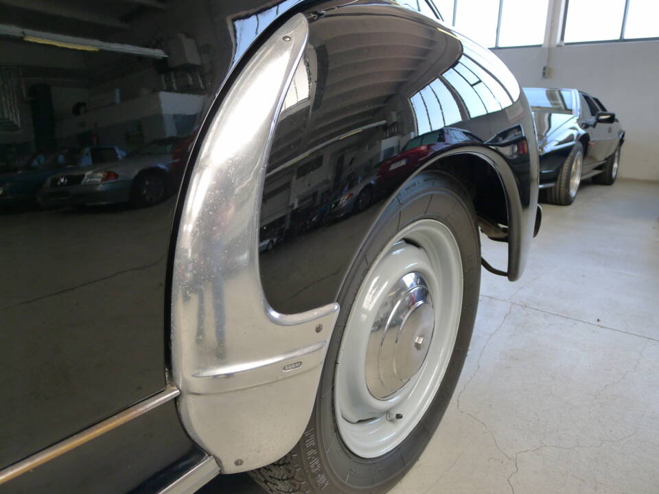 Bild 7/50 von Peugeot 203 C (1955)