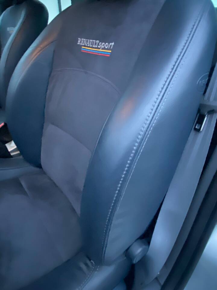 Immagine 36/43 di Renault Clio II V6 (2001)