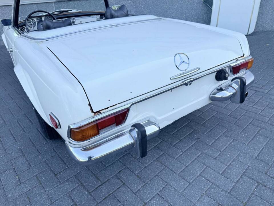 Image 18/50 of Mercedes-Benz 280 SL (1970)