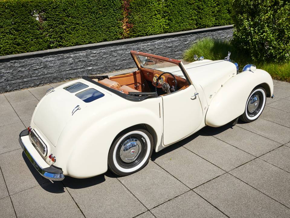 Image 8/42 of Triumph 1800 Roadster (1948)