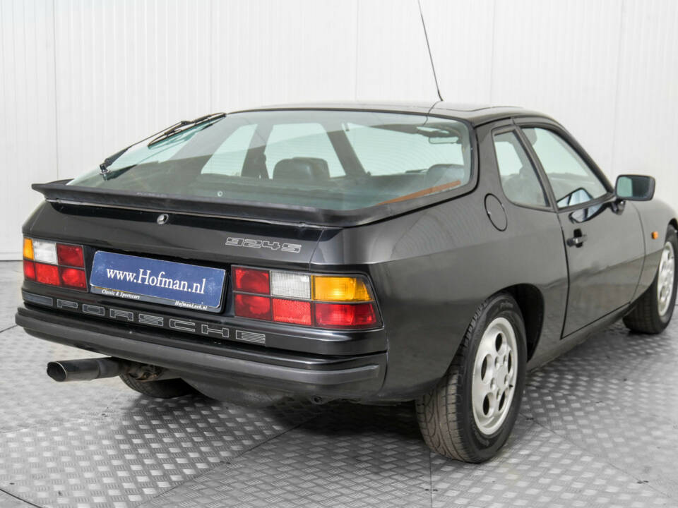 Immagine 27/50 di Porsche 924 S (1986)