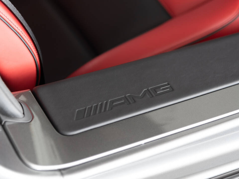 Image 47/56 de Mercedes-Benz SLS AMG (2011)