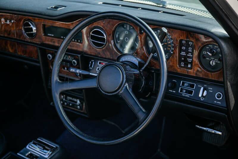 Image 35/35 of Bentley Corniche I (1982)