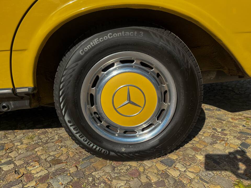 Image 138/139 of Mercedes-Benz 240 D (1978)