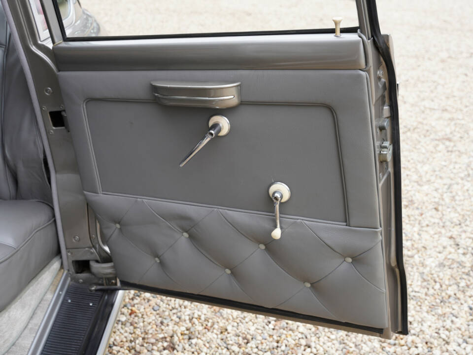 Immagine 14/50 di BMW 501 V8 (1965)