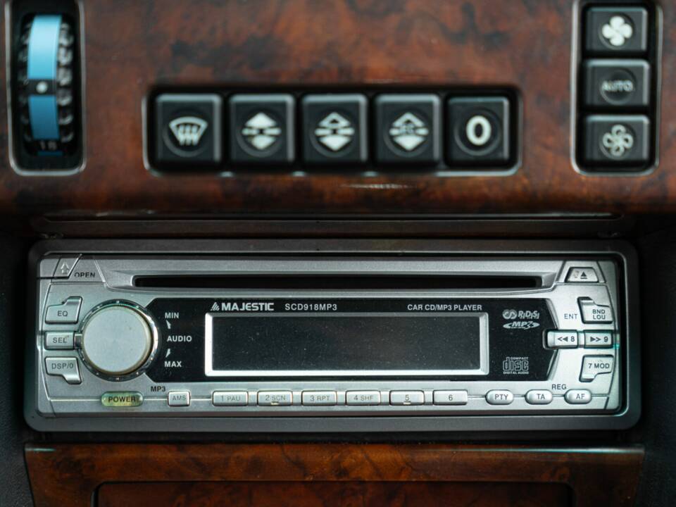 Bild 34/49 von Mercedes-Benz 320 E (1993)