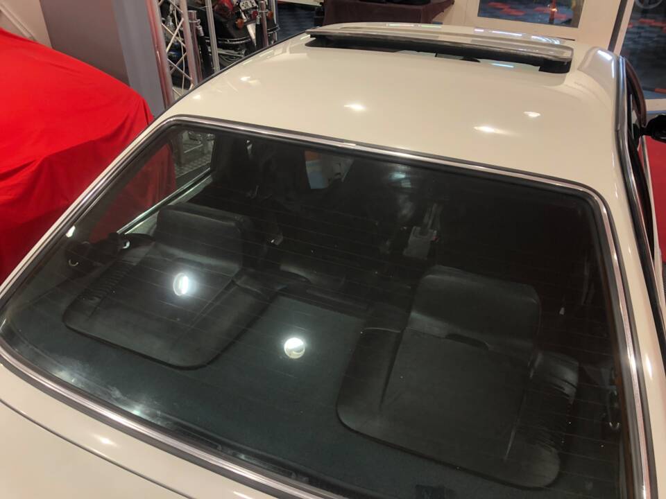 Bild 19/27 von BMW M 635 CSi (1986)