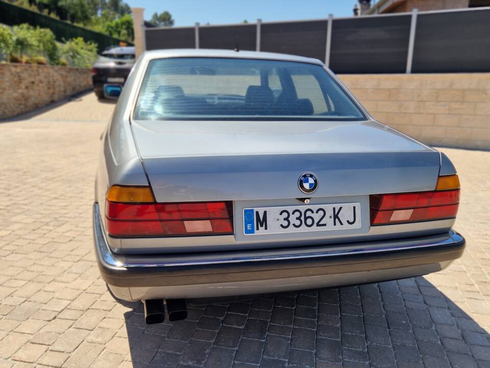 Afbeelding 20/40 van BMW 750iL (1989)