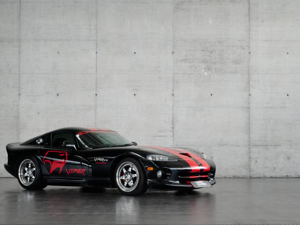 Image 23/50 of Dodge Viper GTS (2005)