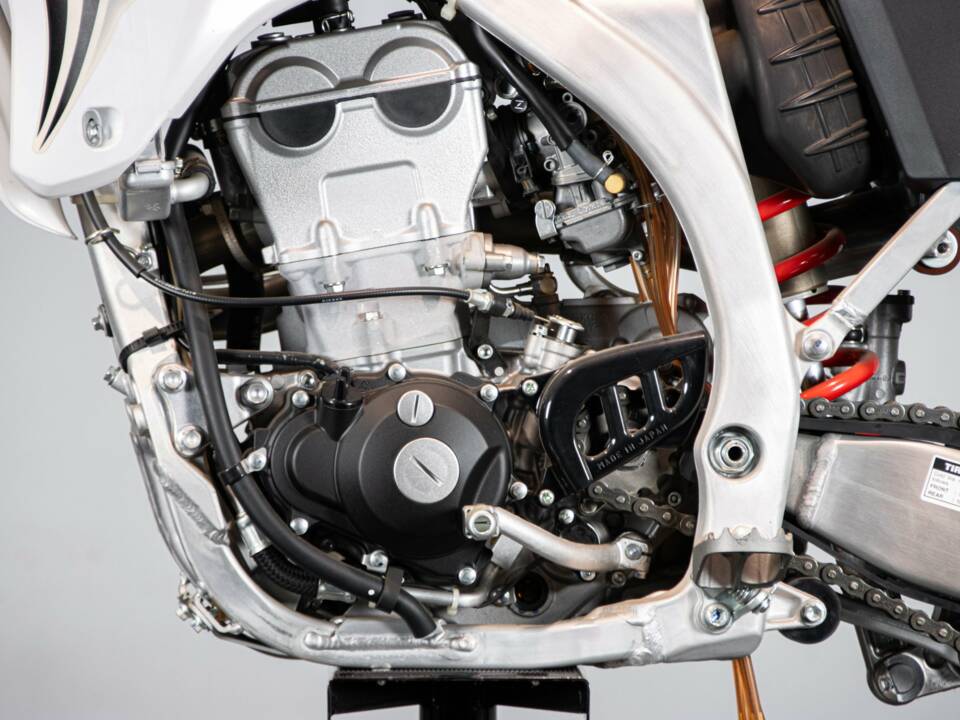 Image 20/50 de Yamaha DUMMY (2008)