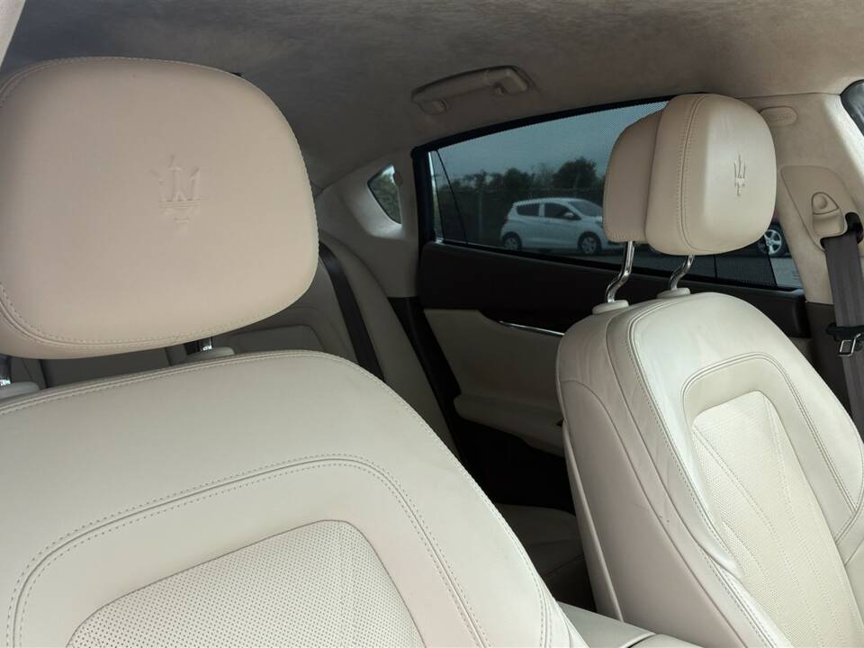 Image 26/56 of Maserati Quattroporte S (2015)