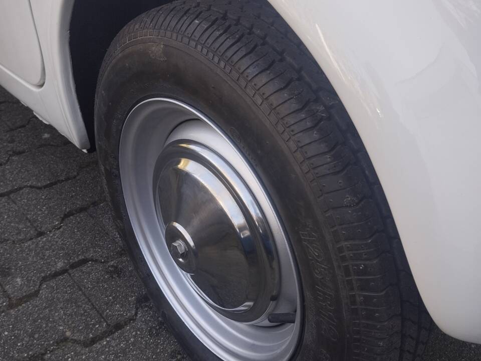 Image 12/34 of FIAT 500 L (1970)