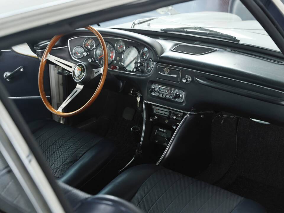 Bild 27/50 von BMW Glas 3000 V8 (1967)