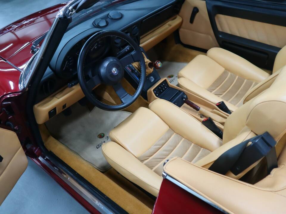 Image 26/58 de Alfa Romeo 2.0 Spider (1992)