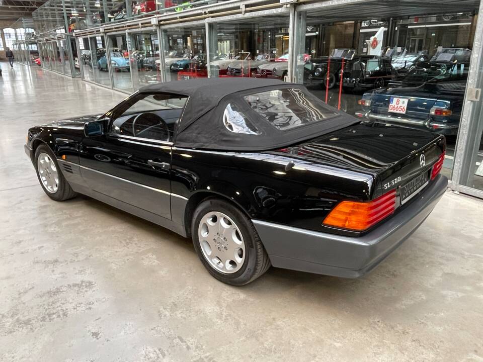 Image 41/53 of Mercedes-Benz 500 SL (1992)