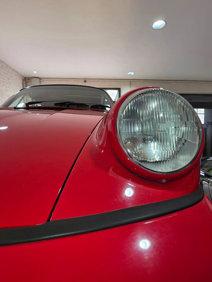 Bild 34/113 von Porsche 911 Carrera 2 (1991)