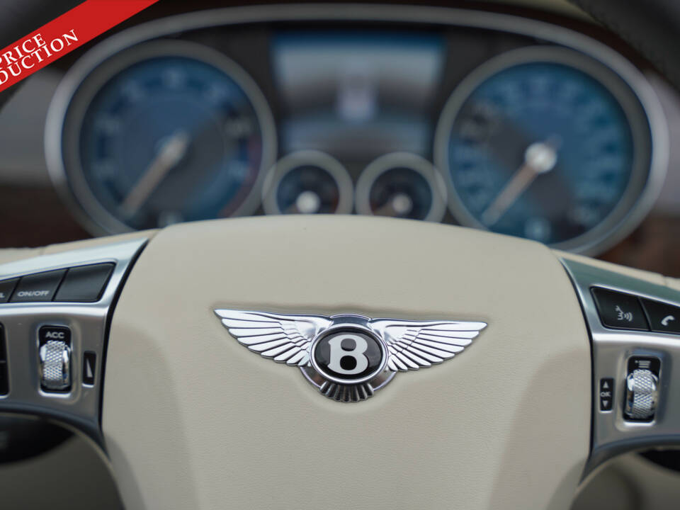 Imagen 41/50 de Bentley Continental GTC V8 (2014)
