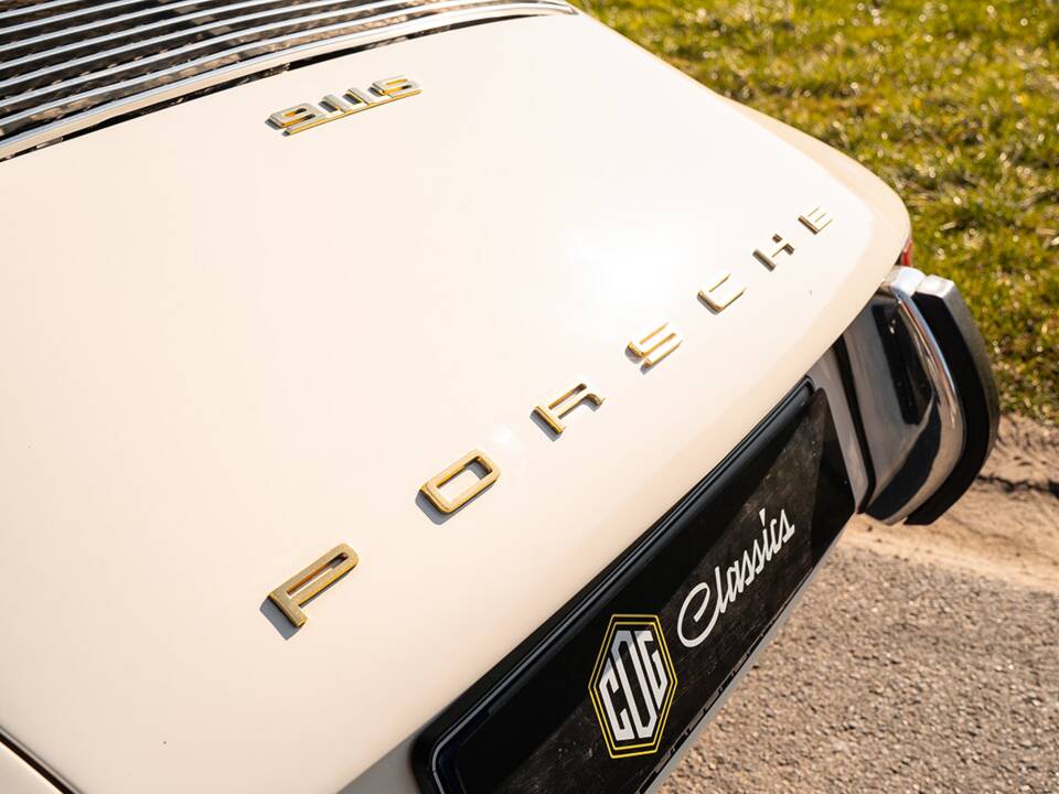 Image 19/47 de Porsche 911 2.2 S (1970)