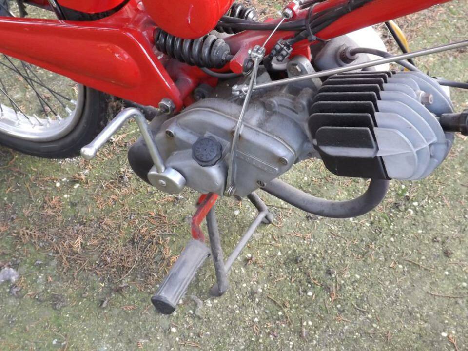 Immagine 14/41 di Moto Guzzi Motoleggera 65 (1952)