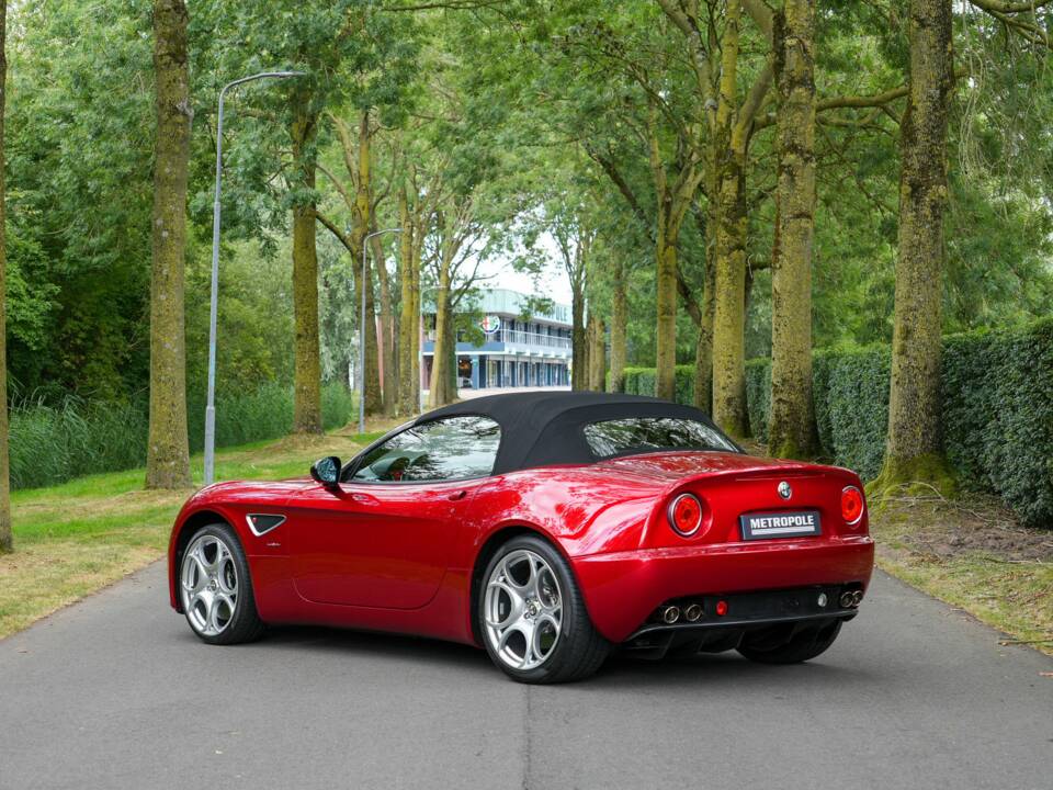 Image 7/50 of Alfa Romeo 8C Spider (2010)