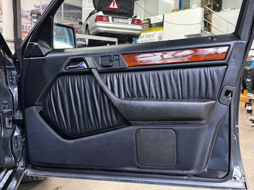 Bild 50/54 von Mercedes-Benz 300 TD Turbo (1993)