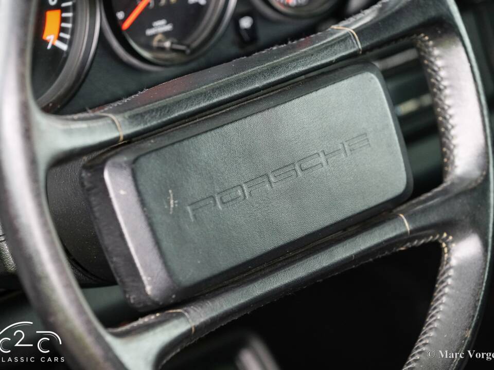 Image 40/63 of Porsche 911 Carrera 3.2 (1986)