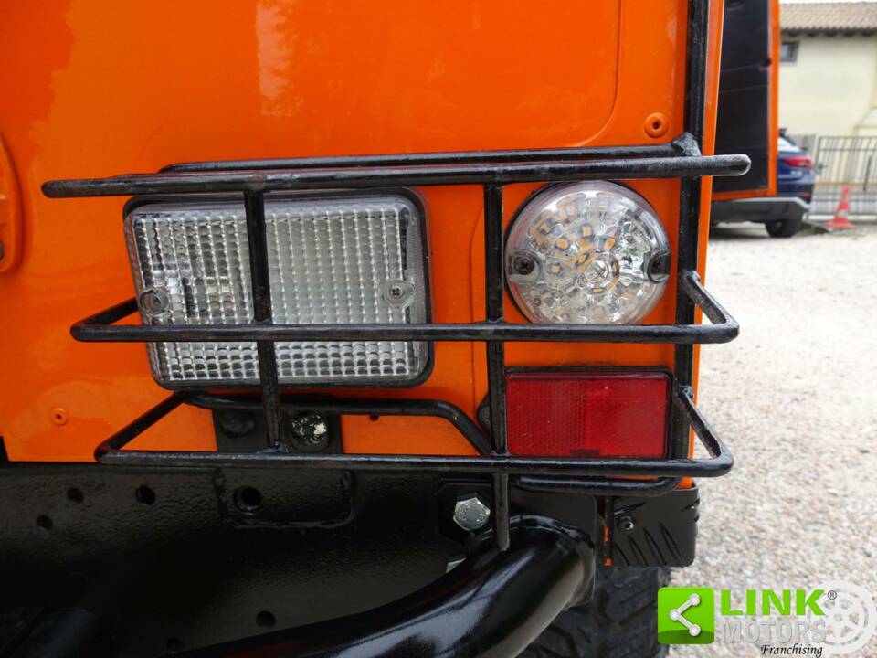 Image 29/38 of Land Rover 90 (1987)
