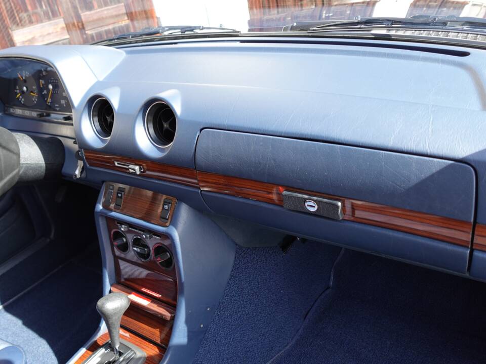 Bild 12/57 von Mercedes-Benz 230 CE (1980)