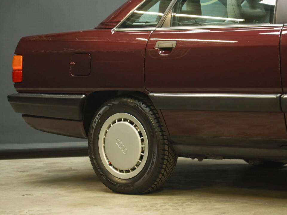 Image 22/50 de Audi 100 - 2.3E quattro (1990)