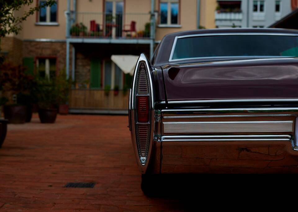 Bild 26/200 von Cadillac Coupe DeVille (1968)