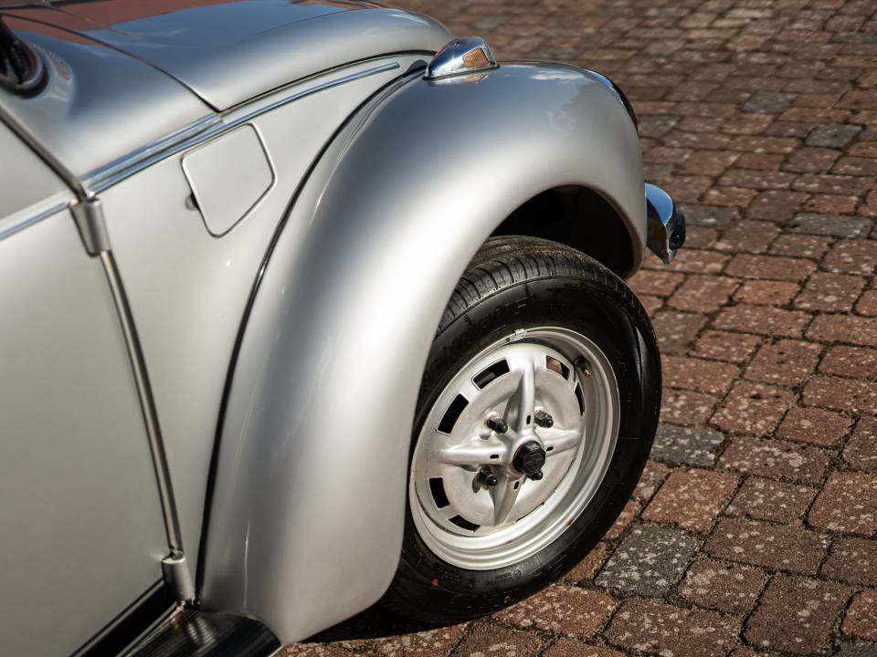 Image 2/36 of Volkswagen Käfer 1303 (1974)