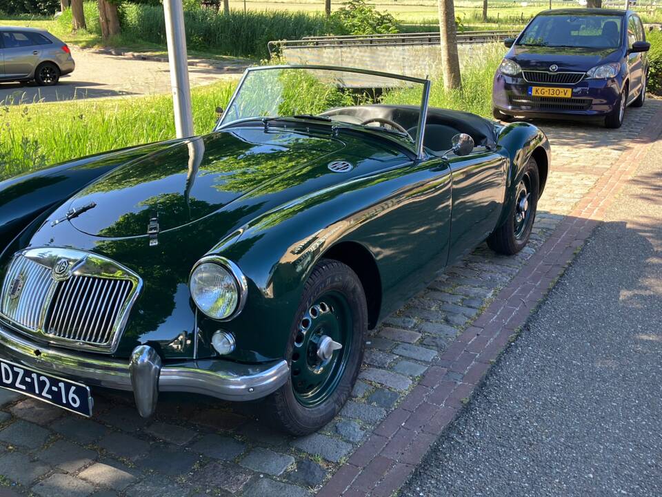 Image 1/17 of MG MGA Twin Cam (1959)