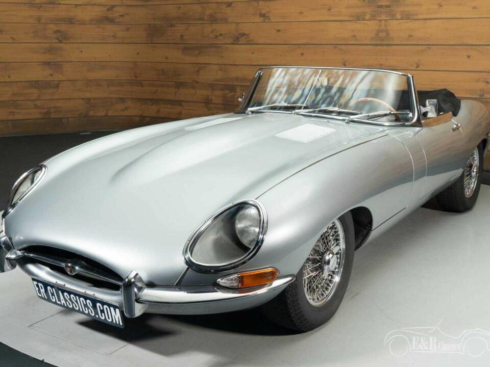 Image 13/19 of Jaguar E-Type 3.8 (1961)