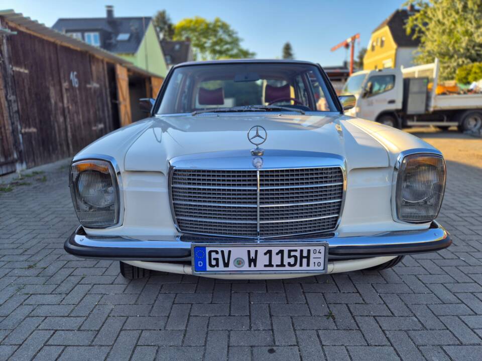 Bild 1/19 von Mercedes-Benz 240 D (1975)