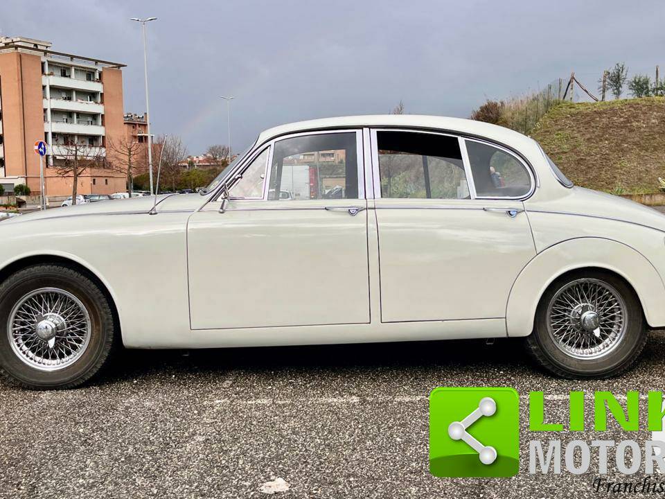 Image 5/10 of Jaguar Mk II 3.8 (1967)