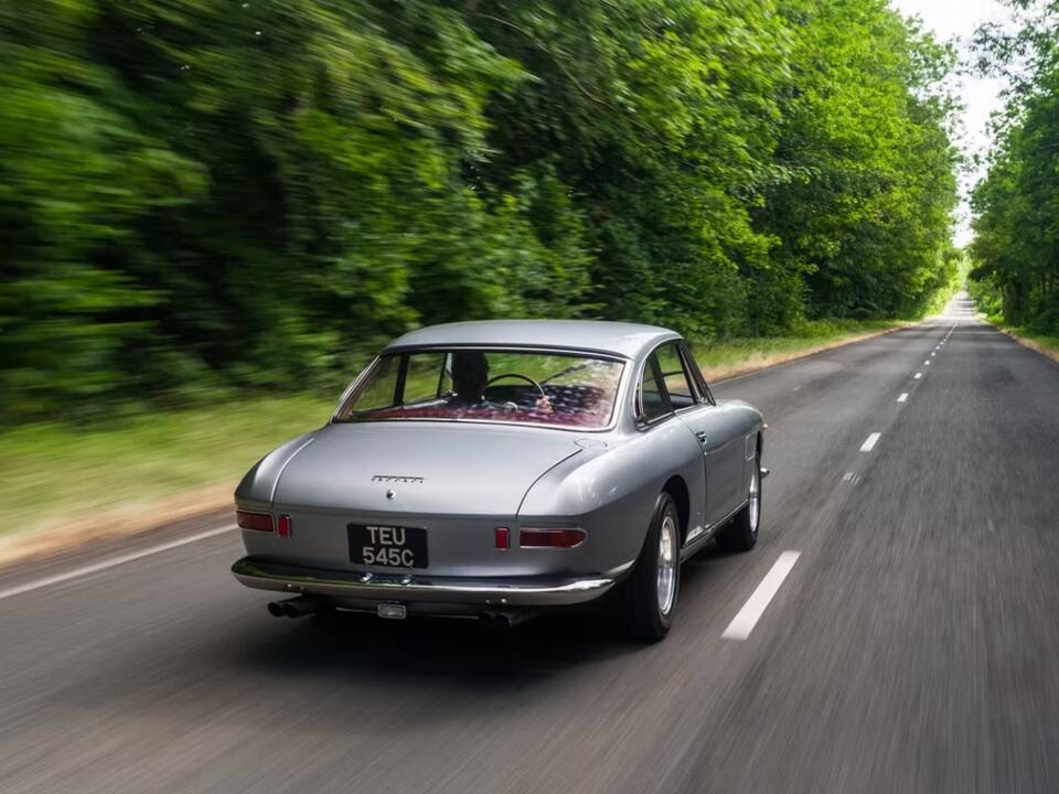 Afbeelding 6/15 van Ferrari 330 GT 2+2 (1965)