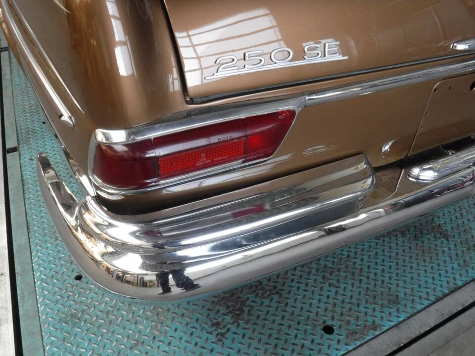 Image 12/50 of Mercedes-Benz 250 SE (1966)