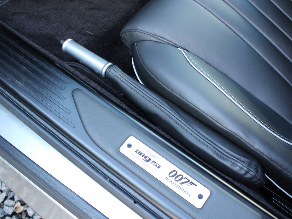 Bild 29/47 von Aston Martin DB 9 GT &quot;Bond Edition&quot; (2015)