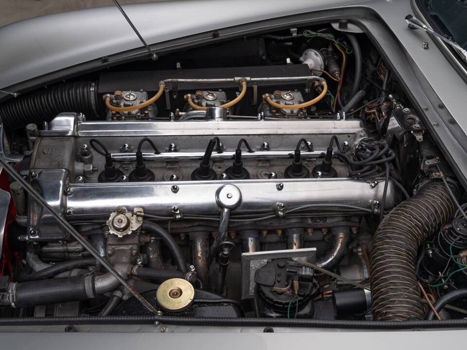 Bild 31/36 von Aston Martin DB 6 Vantage (1966)
